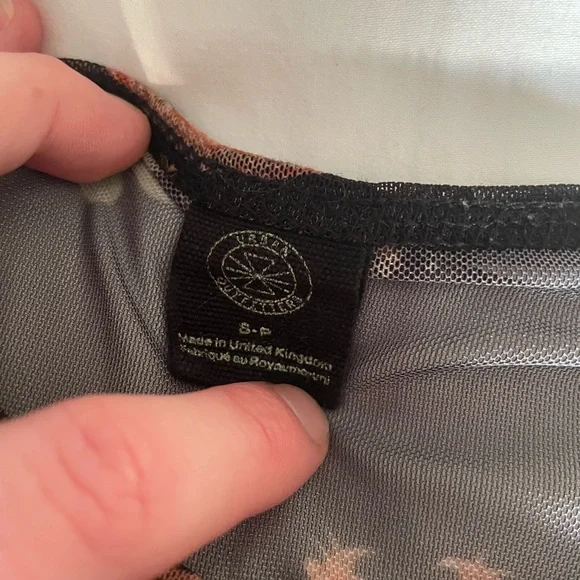 Urban outfitter dragon mesh size small ✨ - Picture 3 of 6